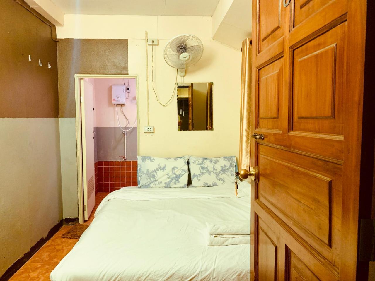 Golden Fort Guesthouse Chiang Mai Zewnętrze zdjęcie